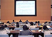 県立図書館の視聴覚ホール・閲覧室