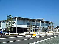 �\�������}����