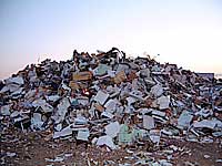 つくば市作谷の廃家電放置現場