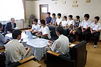 �v���W�F�N�g�h�̕񍐂��~�������s���ɂ��鍂�Z���̑�