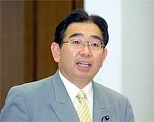 県議会予算特別委員会で質問する井手よしひろ県議