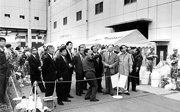 ���R���n����