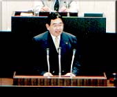 一般質問の登壇した井手県議