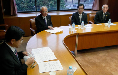 石井啓一国土交通大臣への要望活動（２０１５年１０月）