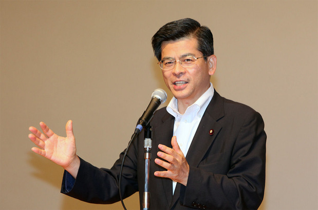 挨拶する石井啓一党政調会長