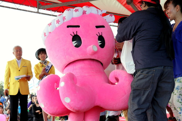 ＰＲキャラ部門の優勝は、日立おさかなセンターの「たこピン」！