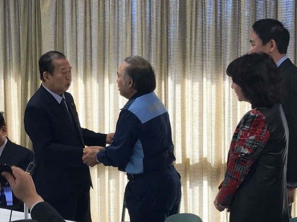 被災者生活再建支援法適用を要望する米田徹市長