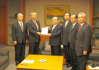 日立市選出の県議で橋本知事に予算要望