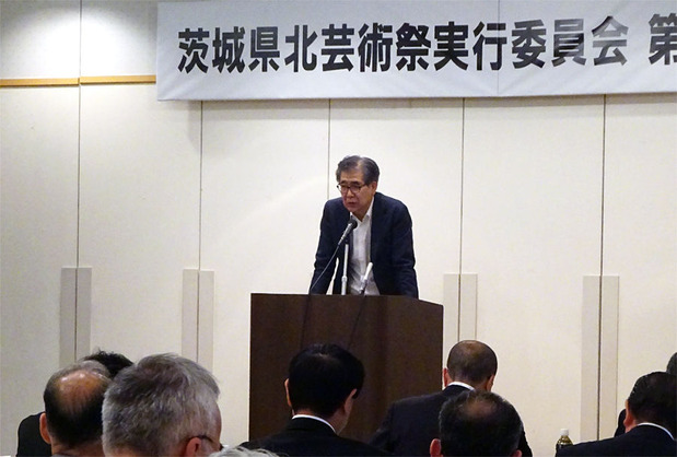 総合ディレクターを務める南條史生氏