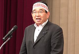 挨拶する井手よしひろ県議