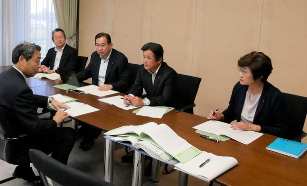 議案内示会