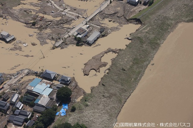 三坂町の決壊現場（撮影：国際航業株式会社・株式会社パスコ）
