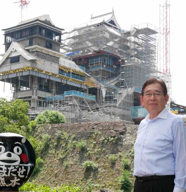 視察中の井手県議