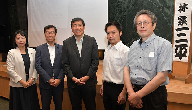4733d86c-s.jpg