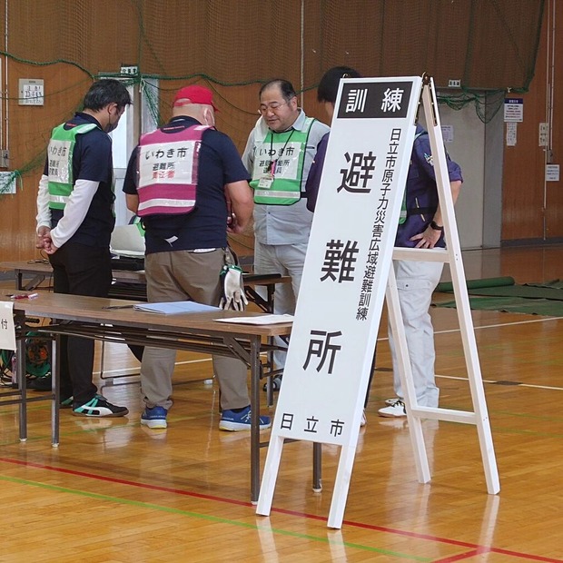 避難先の体育館