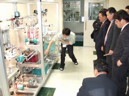 研究所視察