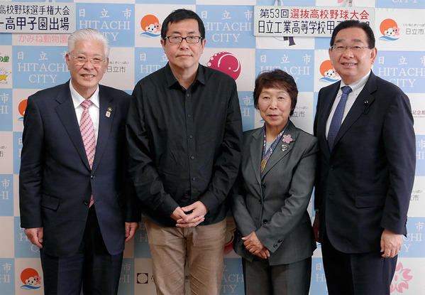松村克弥監督と小川春樹市長を表敬訪問