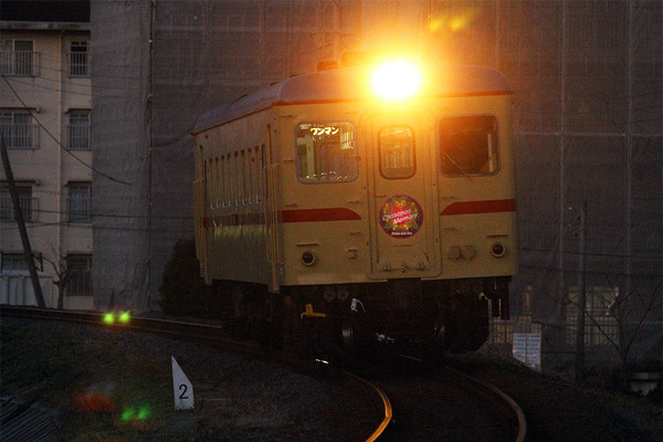898410a0-s.jpg