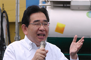 街頭演説する井手よしひろ県議