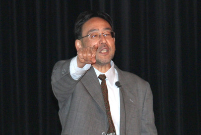 講演する藻谷浩介氏