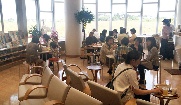 北茨城新図書館のカフェ