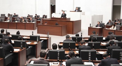 井手よしひろ県議の代表質問