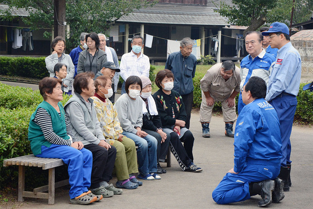 石井啓一国交相の常総市視察