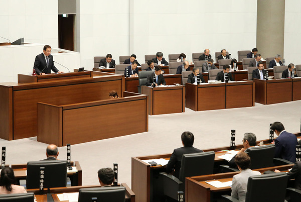 井手よしひろ県議の代表質問