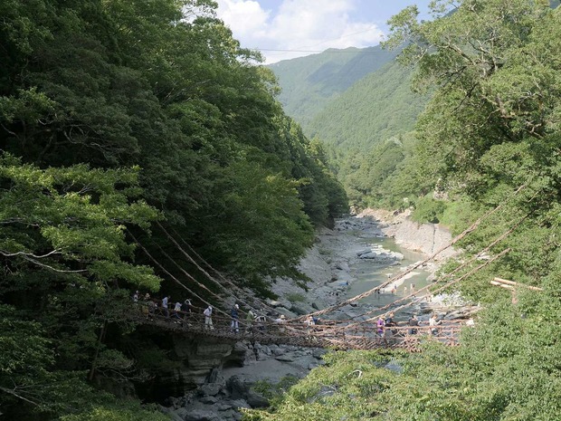 西祖谷の大歩危／かずら橋