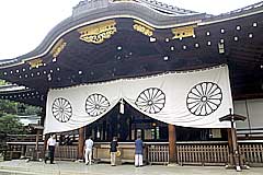 010810yasukuni.jpg